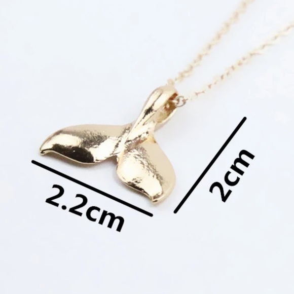 🌊 Mermaid Tail Necklace- gold tone - Picture 3 of 4